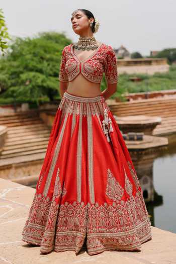 Shop Sheetal Batra Red , Organza V-neck Mahroz Embroidered Bridal Lehenga Set Online at Aza Fashions Shop_Sheetal Batra_Red , Organza V-neck Mahroz Embroidered Bridal Lehenga Set _Online_at_Aza_Fashions