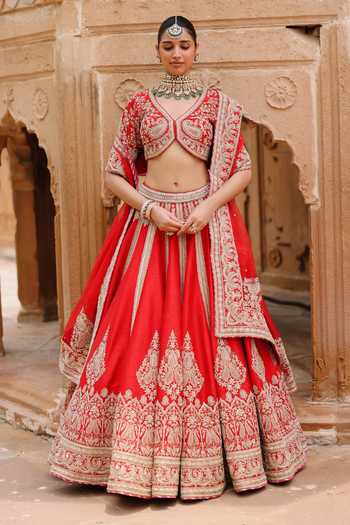 Buy Sheetal Batra Red , Organza V-neck Mahroz Embroidered Bridal Lehenga Set Buy_Sheetal Batra_Red , Organza V-neck Mahroz Embroidered Bridal Lehenga Set