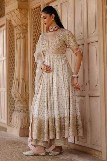 Buy Sheetal Batra Ivory Chanderi , Organza V-neck Nafees Embroidered Kalidar Anarkali Set Online at Aza Fashions Buy_Sheetal Batra_Ivory Chanderi , Organza V-neck Nafees Embroidered Kalidar Anarkali Set _Online_at_Aza_Fashions