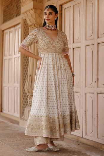 Shop Sheetal Batra Ivory Chanderi , Organza V-neck Nafees Embroidered Kalidar Anarkali Set Online at Aza Fashions Shop_Sheetal Batra_Ivory Chanderi , Organza V-neck Nafees Embroidered Kalidar Anarkali Set _Online_at_Aza_Fashions
