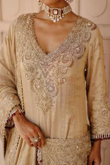 Buy Sheetal Batra Gold Silk, Tissue V-neck Rooh Embroidered Long Kalidar Anarkali Set Buy_Sheetal Batra_Gold Silk, Tissue V-neck Rooh Embroidered Long Kalidar Anarkali Set