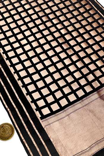 Sacred Weaves Checkered Woven Saree 
