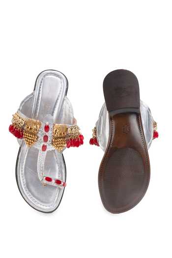 Buy 5elements Silver Gulraiz Embellished Kolhapuri Heels Buy_5elements_Silver Gulraiz Embellished Kolhapuri Heels
