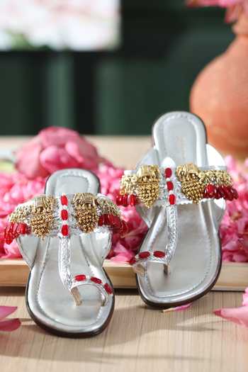5elements Gulraiz Embellished Kolhapuri Heels