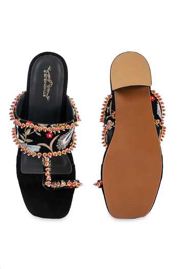 5elements Black Naqsh Floral Embroidered Heels at Aza Fashions 5elements_Black Naqsh Floral Embroidered Heels _at_Aza_Fashions
