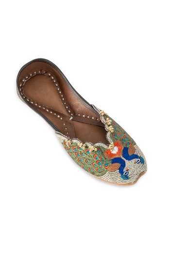 Buy 5elements Grey Mayurakshi Embroidered Juttis Online at Aza Fashions Buy_5elements_Grey Mayurakshi Embroidered Juttis _Online_at_Aza_Fashions