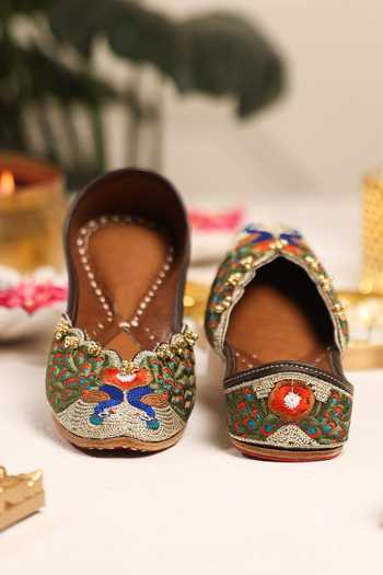 5elements Grey Mayurakshi Embroidered Juttis at Aza Fashions 5elements_Grey Mayurakshi Embroidered Juttis _at_Aza_Fashions