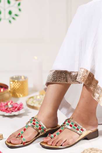5elements Rangrez Embellished Kolhapuri Flats