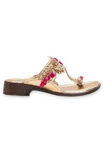 5elements Gold Nayab Elephant Motif Kolhapuri Flats Online at Aza Fashions 5elements_Gold Nayab Elephant Motif Kolhapuri Flats _Online_at_Aza_Fashions