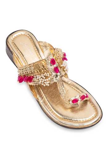 Buy 5elements Gold Nayab Elephant Motif Kolhapuri Flats Online at Aza Fashions Buy_5elements_Gold Nayab Elephant Motif Kolhapuri Flats _Online_at_Aza_Fashions
