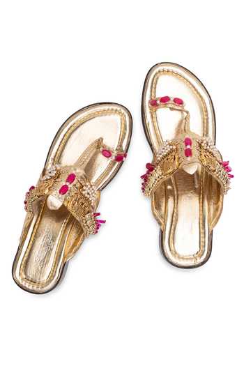 Shop 5elements Gold Nayab Elephant Motif Kolhapuri Flats Online at Aza Fashions Shop_5elements_Gold Nayab Elephant Motif Kolhapuri Flats _Online_at_Aza_Fashions