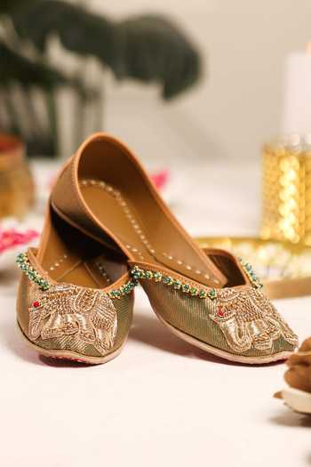 5elements Zarmeen Elephant Embroidered Juttis