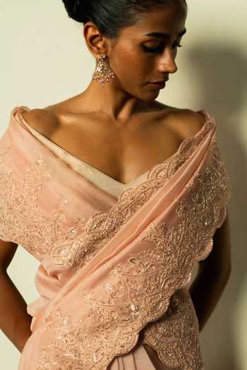 Buy Deep Thee Peach Organza, Shantoon Scallop Border Embroidered Saree Online at Aza Fashions Buy_Deep Thee_Peach Organza, Shantoon Scallop Border Embroidered Saree _Online_at_Aza_Fashions