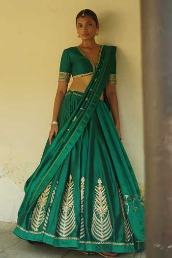 Buy Deep Thee Emerald Green Silk, Shantoon Sweetheart Neck Hand Embroidered Lehenga Set Online at Aza Fashions Buy_Deep Thee_Emerald Green Silk, Shantoon Sweetheart Neck Hand Embroidered Lehenga Set _Online_at_Aza_Fashions
