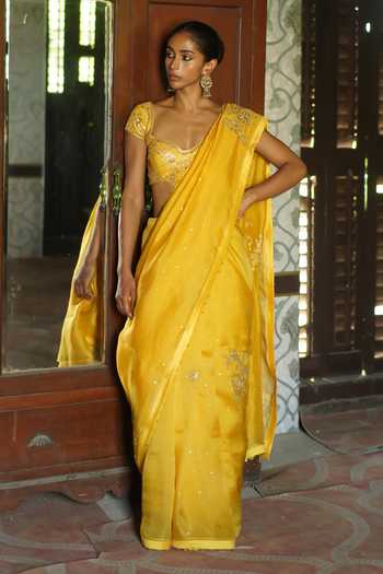 Deep Thee Embroidered Saree With Blouse