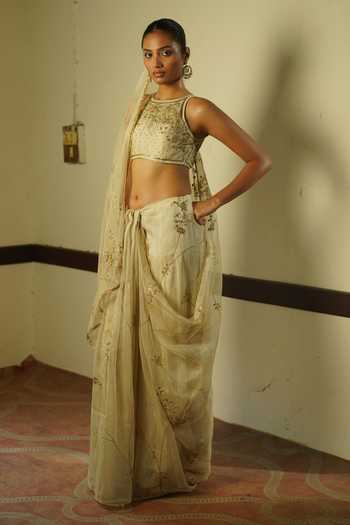 Deep Thee Ivory Organza Round Neck Embroidered Saree With Blouse Online at Aza Fashions Deep Thee_Ivory Organza Round Neck Embroidered Saree With Blouse _Online_at_Aza_Fashions