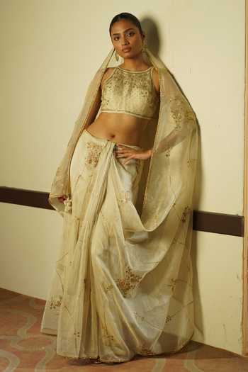 Deep Thee Embroidered Saree With Blouse