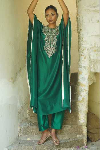 Buy_Deep Thee_Emerald Green Silk Placement Embroidered Kaftan _Online_at_Aza_Fashions