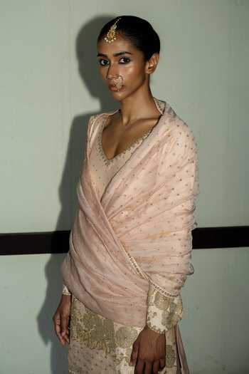 Deep Thee Peach Silk, Shantoon Embroidery V-neck Kurta Palazzo Set at Aza Fashions Deep Thee_Peach Silk, Shantoon Embroidery V-neck Kurta Palazzo Set _at_Aza_Fashions