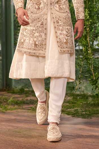 Jigar & Nikita Ivory Silk, Satin Badshaah Royale Sherwani Set Online at Aza Fashions Jigar & Nikita_Ivory Silk, Satin Badshaah Royale Sherwani Set _Online_at_Aza_Fashions