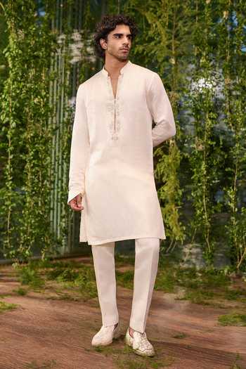 Jigar & Nikita Ivory Satin Shvet Agni The Fearless King Sherwani Set at Aza Fashions Jigar & Nikita_Ivory Satin Shvet Agni The Fearless King Sherwani Set _at_Aza_Fashions