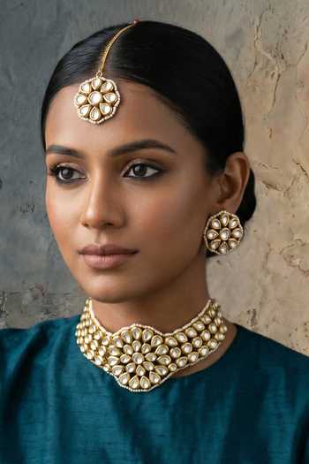 Shop Minaki White Kundan Embellished Choker Set Online at Aza Fashions Shop_Minaki_White Kundan Embellished Choker Set _Online_at_Aza_Fashions