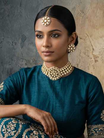 Minaki Kundan Embellished Choker Set
