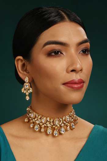 Minaki Kundan Embellished Choker Set
