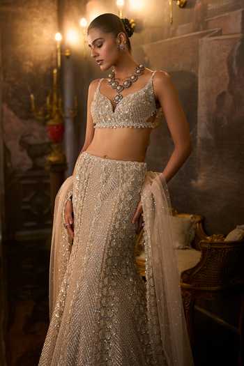 Buy Seema Gujral Gold Net Sweetheart Neck Floral Embroidered Bridal Lehenga Set Online at Aza Fashions Buy_Seema Gujral_Gold Net Sweetheart Neck Floral Embroidered Bridal Lehenga Set _Online_at_Aza_Fashions