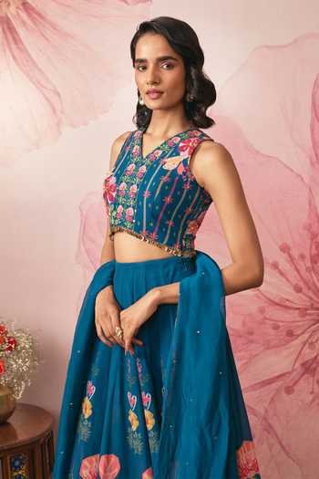 Vana Ethnics Blue Georgette V-neck Midnight Printed Lehenga Set Online at Aza Fashions Vana Ethnics_Blue Georgette V-neck Midnight Printed Lehenga Set _Online_at_Aza_Fashions