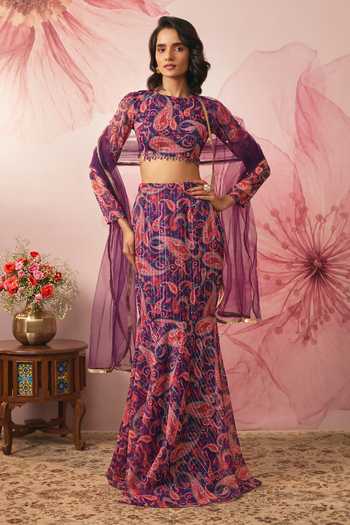 Vana Ethnics Paisley Print Fishcut Lehenga Set