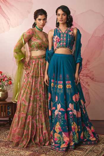 Buy Vana Ethnics Green Chiffon, Lurex V-neck Paisley Print Gathered Lehenga Set Buy_Vana Ethnics_Green Chiffon, Lurex V-neck Paisley Print Gathered Lehenga Set