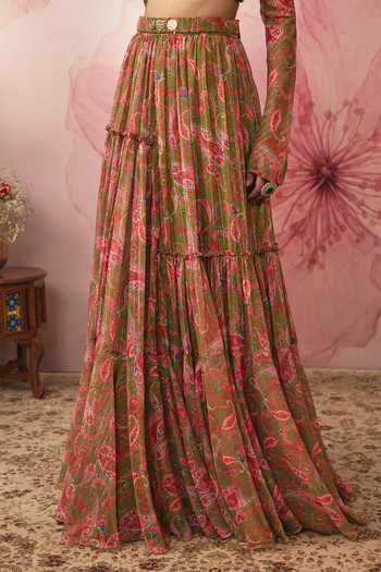 Shop Vana Ethnics Green Chiffon, Lurex V-neck Paisley Print Gathered Lehenga Set Shop_Vana Ethnics_Green Chiffon, Lurex V-neck Paisley Print Gathered Lehenga Set