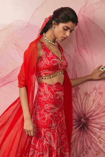 Buy Vana Ethnics Red Chiffon, Lurex V-neck Paisley Print Fish Cut Lehenga Set Online at Aza Fashions Buy_Vana Ethnics_Red Chiffon, Lurex V-neck Paisley Print Fish Cut Lehenga Set _Online_at_Aza_Fashions