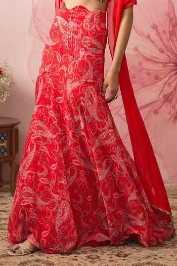 Shop Vana Ethnics Red Chiffon, Lurex V-neck Paisley Print Fish Cut Lehenga Set Online at Aza Fashions Shop_Vana Ethnics_Red Chiffon, Lurex V-neck Paisley Print Fish Cut Lehenga Set _Online_at_Aza_Fashions