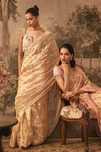 Shop Vana Ethnics Gold Tissue, Jacquard, Shantoon Leaf Metallic Pre-pleated Saree With Blouse Online at Aza Fashions Shop_Vana Ethnics_Gold Tissue, Jacquard, Shantoon Leaf Metallic Pre-pleated Saree With Blouse _Online_at_Aza_Fashions