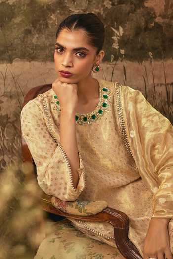 Vana Ethnics Gold Silk, Tissue, Jacquard Crew Neck, Yes Metallic Kurta Set at Aza Fashions Vana Ethnics_Gold Silk, Tissue, Jacquard Crew Neck, Yes Metallic Kurta Set _at_Aza_Fashions