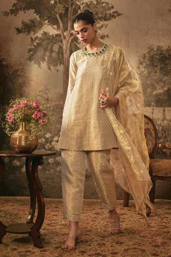 Vana Ethnics Metallic Tissue Kurta Set