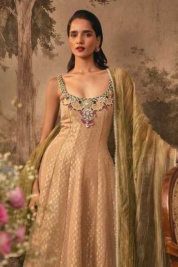 Buy Vana Ethnics Gold Tissue, Jacquard Scoop Neck Muted Embellished Anarkali Set Buy_Vana Ethnics_Gold Tissue, Jacquard Scoop Neck Muted Embellished Anarkali Set