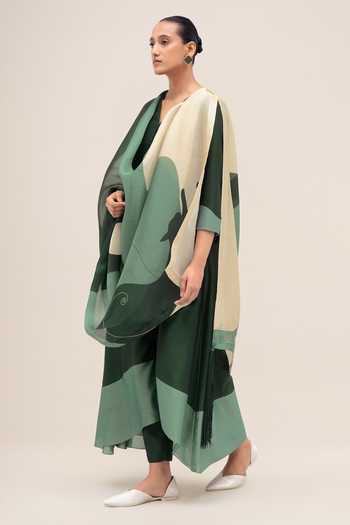 Ampm Green Organza, Chanderi, Satin V-neck, Yes Sama Kurta Pant Set Online at Aza Fashions Ampm_Green Organza, Chanderi, Satin V-neck, Yes Sama Kurta Pant Set _Online_at_Aza_Fashions