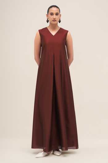 Buy_Ampm_Red Chanderi V-neck, Yes Ghubar Abaya Set _Online_at_Aza_Fashions