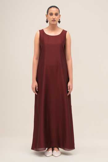 Buy_Ampm_Red Chanderi Mandarin Collar, Yes Inara Abaya Set _Online_at_Aza_Fashions