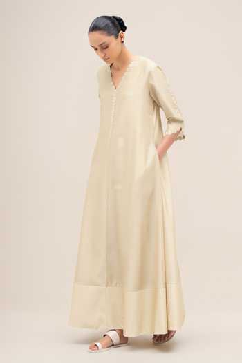 Buy_Ampm_Ivory Organza, Chanderi, Satin V-neck Naghma Kurta Palazzo Set 