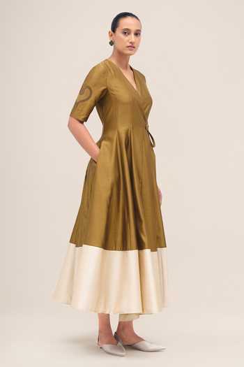 Buy_Ampm_Olive Green Chanderi V-neck Alizeh Dress _Online_at_Aza_Fashions