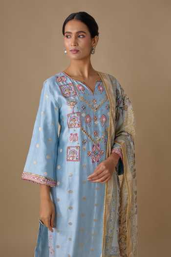 Buy Sheeshakari Blue Silk Split V-neck, Yes Floral Embroidered Kurta Set Online at Aza Fashions Buy_Sheeshakari_Blue Silk Split V-neck, Yes Floral Embroidered Kurta Set _Online_at_Aza_Fashions