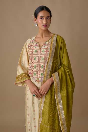 Shop Sheeshakari Cream Silk V-neck Floral Yoke Embroidered Kurta Set Online at Aza Fashions Shop_Sheeshakari_Cream Silk V-neck Floral Yoke Embroidered Kurta Set _Online_at_Aza_Fashions