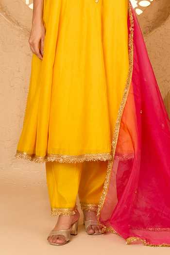 saina kapoor Yellow Cotton, Organza, Chanderi, Viscose Keyhole Yoke Embroidered Kurta Set Online at Aza Fashions saina kapoor_Yellow Cotton, Organza, Chanderi, Viscose Keyhole Yoke Embroidered Kurta Set _Online_at_Aza_Fashions