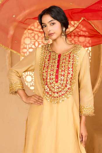 Buy saina kapoor Beige Cotton, Organza, Chanderi, Viscose Round Neck Gota Patti Work Kurta Set Online at Aza Fashions Buy_saina kapoor_Beige Cotton, Organza, Chanderi, Viscose Round Neck Gota Patti Work Kurta Set _Online_at_Aza_Fashions