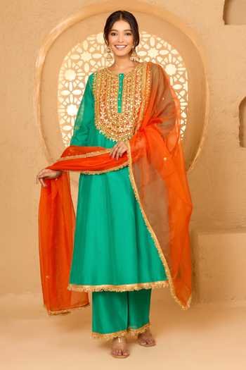 saina kapoor Gota Patti Embroidered Kurta Set 