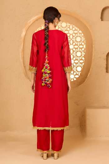 saina kapoor Gota Patti Embellished Kurta Set 